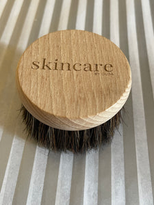 FACE, NECK & DÉCOLLETÉ BRUSH