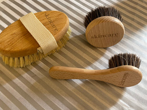 FACE BRUSH