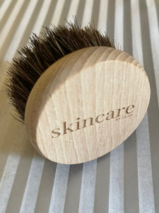 FACE, NECK & DÉCOLLETÉ BRUSH